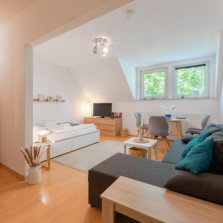Stay Awesome - Schonfeld Apartment, Netflix Und Kostenloses Parken Kassel Ngoại thất bức ảnh