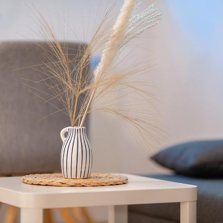 Stay Awesome - Schonfeld Apartment, Netflix Und Kostenloses Parken Kassel Ngoại thất bức ảnh